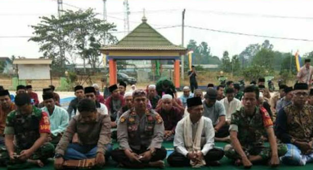 Koramil 15/Kuala Kampar Bersama Muspika Kecamatan Kerumutan Gelar Sholat Istisqa