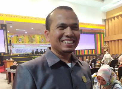 Pelayanan e-KTP Menurun, DPRD Pekanbaru Desak Evaluasi Pejabat Pemko