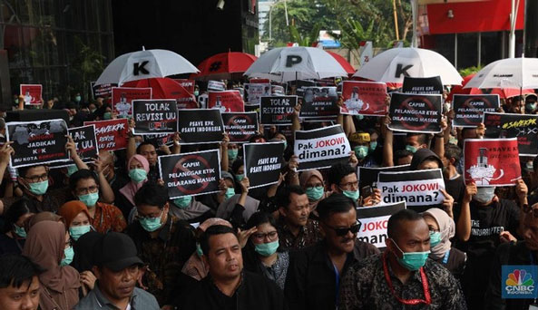 Digoyang Penggembosan, KPK Butuh Juruselamat