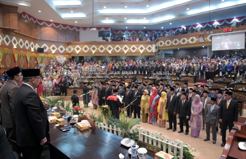 65 Anggota DPRD Riau Periode 2019-2024 Diambil Sumpahnya