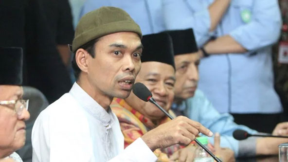 Ustaz Abdul Somad Sebut Dosanya Lebih Banyak Dibanding Giovanni Tobing