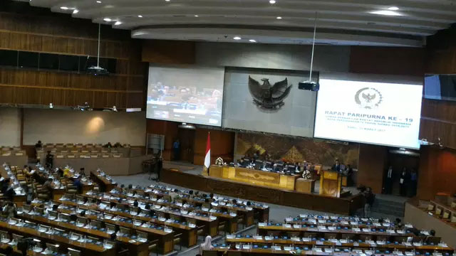 Revisi UU Perkawinan Disahkan, Usia Minimal Menikah 19 Tahun