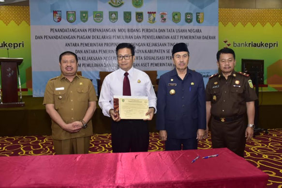 Bupati Bengkalis dan Kajari Bengkalis Tandatangani MoU Penyelamatan Aset Pemda