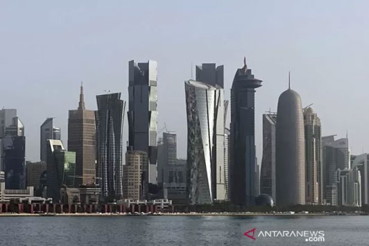 Ingin Dingin, Qatar Pasang AC Luar Ruangan Sampai Cat Aspal Jadi Biru
