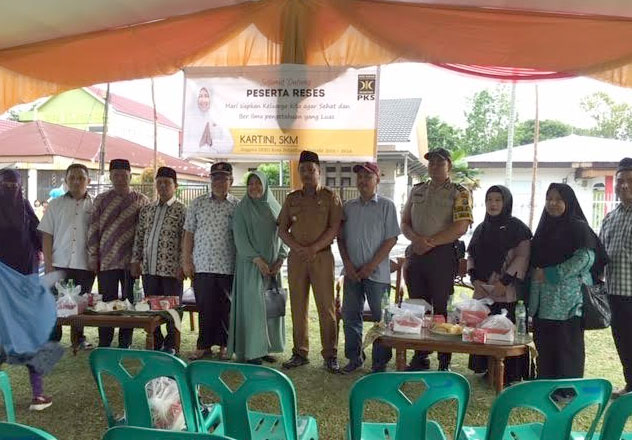 Reses Perdana, Kartini Sambangi Warga Kelurahan Tangkerang Tengah