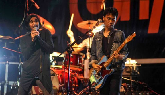 Duta Sheila on 7 Minta Doa untuk Eross: Jangan Jatuh Cinta Lagi