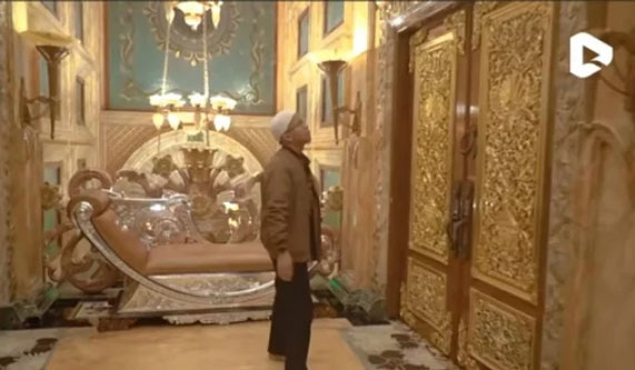 Rumah Megah Orang Kaya Raya di Palu Bak Istana Berlapis Emas