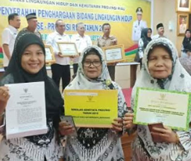 SMAN 11 Pekanbaru Raih Penghargaan Adiwiyata Tingkat Provinsi