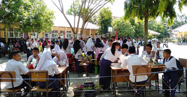Tanamkan Jiwa Entrepreneur, SMPN 31 Pekanbaru Gelar Bazar di Hari Guru 2019