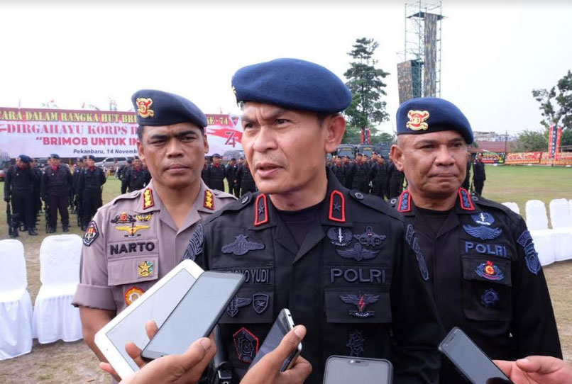 Wakapolda Riau Pimpin Upacara HUT Brimob ke 74