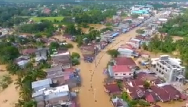 Batang Lubuh Meluap, Kabupaten Rokan Hulu Dikepung Banjir