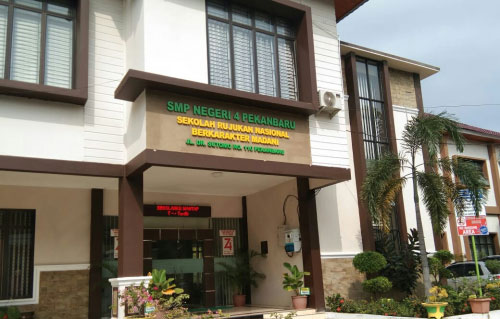 Guru Tampar Siswa Dipolisikan, Begini Penjelasan Kepala SMPN 4 Pekanbaru