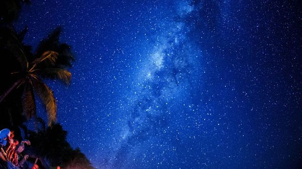 Astronom Tangkap Objek Melengkung di Pusat Bima Sakti