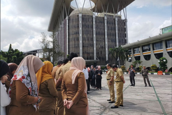 Wagubri Jemur Ratusan ASN dan THL yang Tidak Apel Pagi