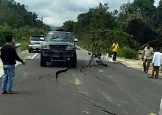 Jalan Batu Bersurat-Muara Takus Kembali Amblas