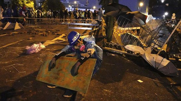 Usai ‘Minggu Tenang’, Bentrokan Kembali Terjadi di Hong Kong