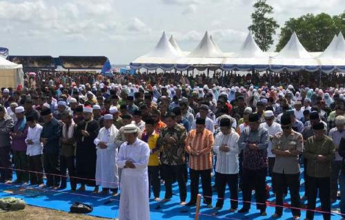 Masuki Fase Penuh, Wagubri dan Bupati Siak Salat Gerhana