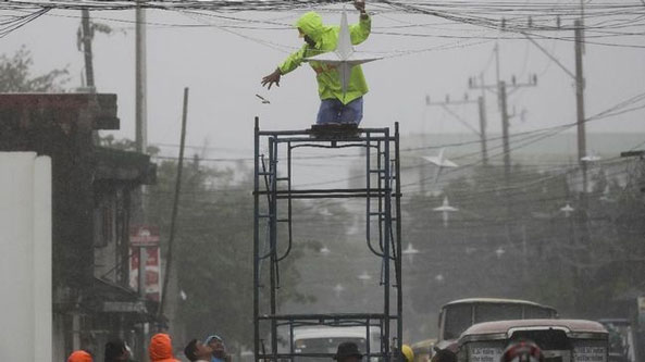 Filipina Dihantam Topan Saat Musim Libur Natal