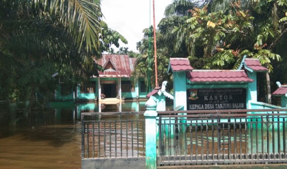 Desa Tanjung Balam Sudah 12 Hari Terendam Banjir