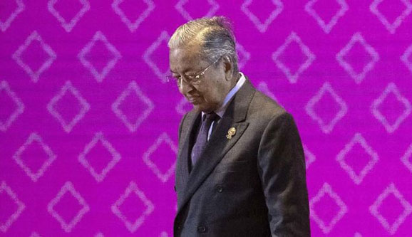 Mahathir Minta Negara Muslim Lawan Campur Tangan Asing