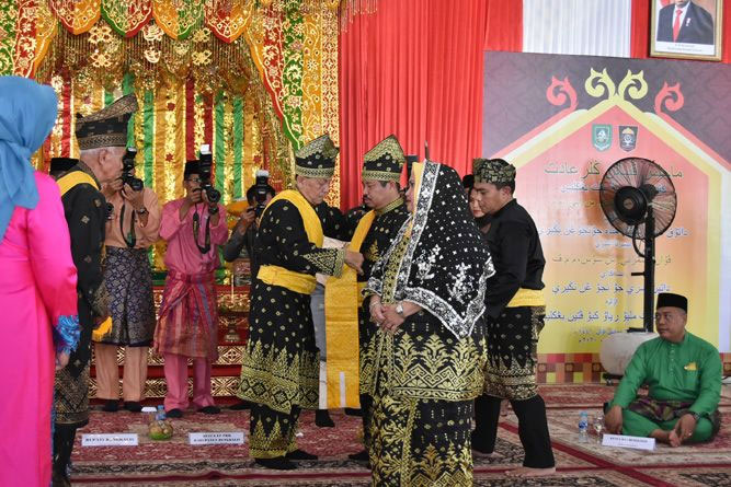 Amril Bergelar Tuan Sri Setia Amanah Junjungan Negeri, Kasmarni Puan Sri Junjungan Negeri