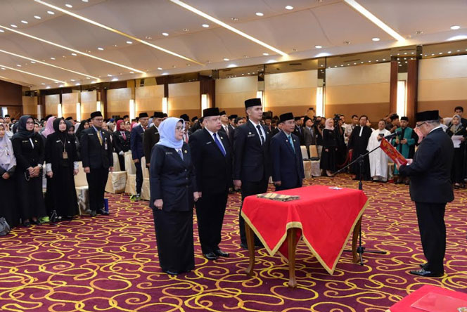 Wagubri Lantik 512 Pejabat Administrasi dan 114 Jabatan Fungsional
