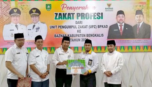 BPKAD Bengkalis Serahkan Zakat Profesi Rp104 Juta