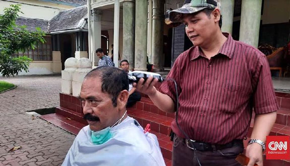 Wali Kota Solo Gunduli Rambut untuk Tolak Corona