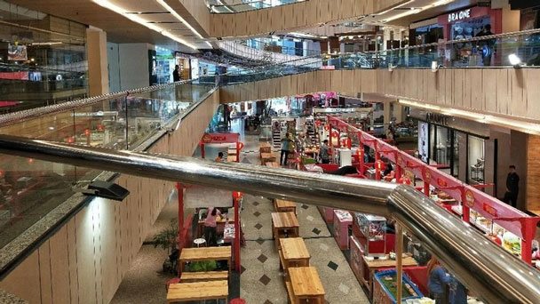 Mal-Mal Mulai Ditinggal, Pengunjung Turun Gegara Corona