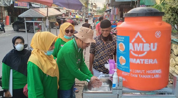 Upaya Pencegahan Virus Covid-19, Ikasmansa Pekanbaru Kembali Bagi-Bagi fasilitas Cuci Tangan