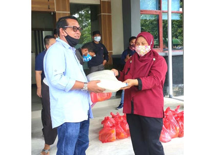 Fisip Unri Peduli Tahap Dua, Salurkan 400 Paket Sembako