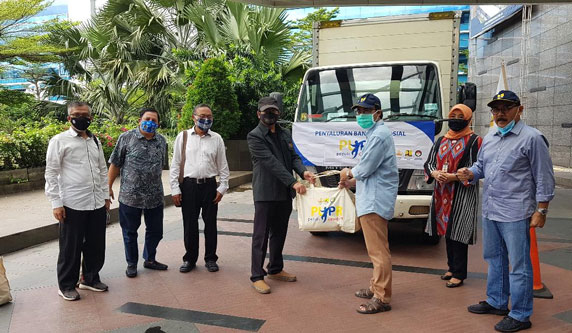 Kementerian PUPR Salurkan Bantuan Sosial Bersama PWI Pusat
