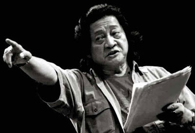 Membagikan Perasaan Cinta melalui Puisi “Bunga Gugur” Karya WS Rendra