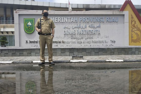 Pegawai atau Tamu Tak Gunakan Masker di Kantor Gubri Diminta Balik Kanan