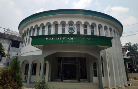 MUI Riau Jelaskan Hukum Bayar Zakat Fitrah Tanpa Ijab Kabul dan Jabat Tangan
