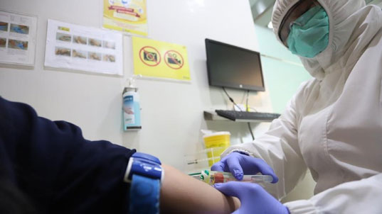 Kisah Sedih Dokter Muslim yang Rayakan Lebaran di Rumah Sakit