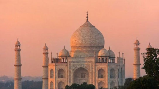 Badai Petir Hantam India, Taj Mahal Rusak