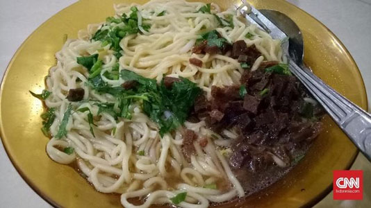 Nasib Anak Kos Tak Bisa Mudik: Sahur Makan Mi Pakai Nasi