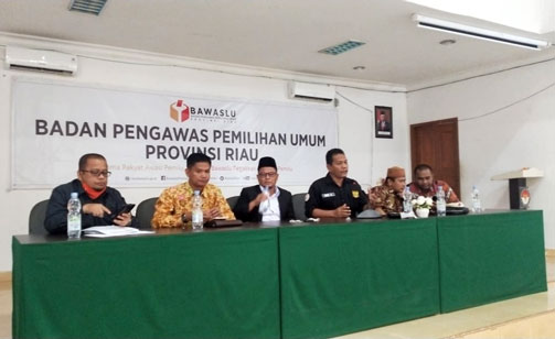 Bahas Strategi Pengawasan Pilkada saat Pandemi, Bawaslu Riau Rakor Dengan Bawaslu Kabupaten Kota