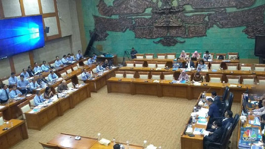 DPR Rapat dengan Sri Mulyani, BI, OJK Bahas Nasib RI 2021