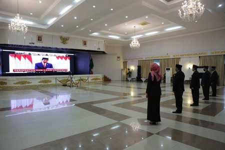 Peringati Hari Lahir Pancasila Ditengah Pandemi, Gubri Ikuti Upacara Secara Virtual