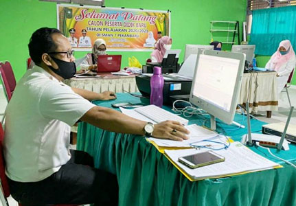 Hari Pertama PPDB Online SMA/SMK di Riau Berjalan Lancar