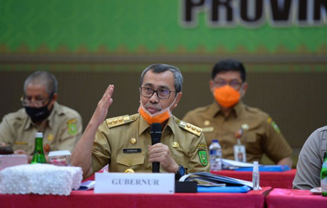 Pimpin Rapat Karhutla dengan Bupati/Walikota, Ini Arahan Gubri Syamsuar