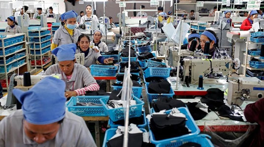 Pabrik Sepatu RI Obral Harga Ekspor, Nike cs Dijual Rp148.000