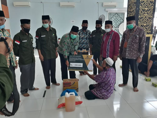 Salurkan Zakat Tahap V di Lubuk Dalam, Bupati Imbau Di Masa Pandemi Masyarakat Jalankan Protokol Kesehatan