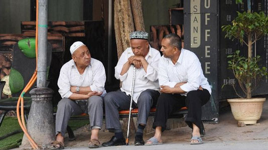 Penduduk Xinjiang Curhat di Medsos soal Lockdown oleh China