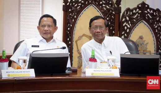 Jokowi Lantik Mahfud MD Ketua Kompolnas, Tito Jadi Wakil