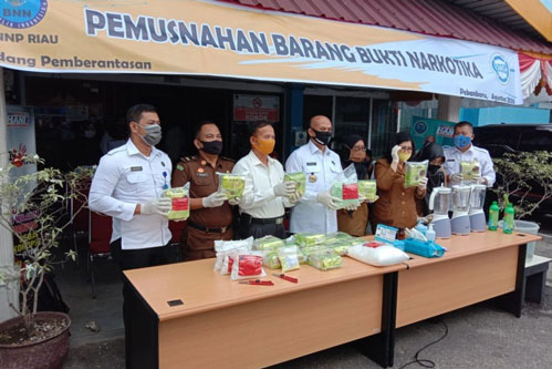 BNNP Riau Musnahkan 22 Kilogram Sabu dan 10 Ribu Butir Ekstasi
