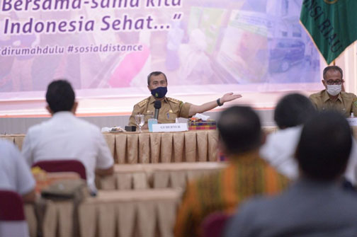 Bagikan 5 Juta Masker Kain Gratis, Gubri Harap Perusahaan Ikut Berpartisipasi