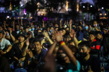 Rakyat Desak Thailand Ubah Negara Jadi Republik